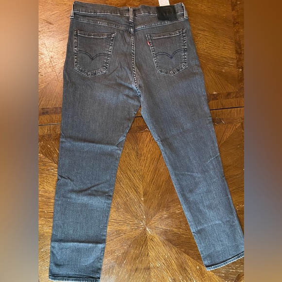 Grey Levi’s Jeans - Picture 2 of 4